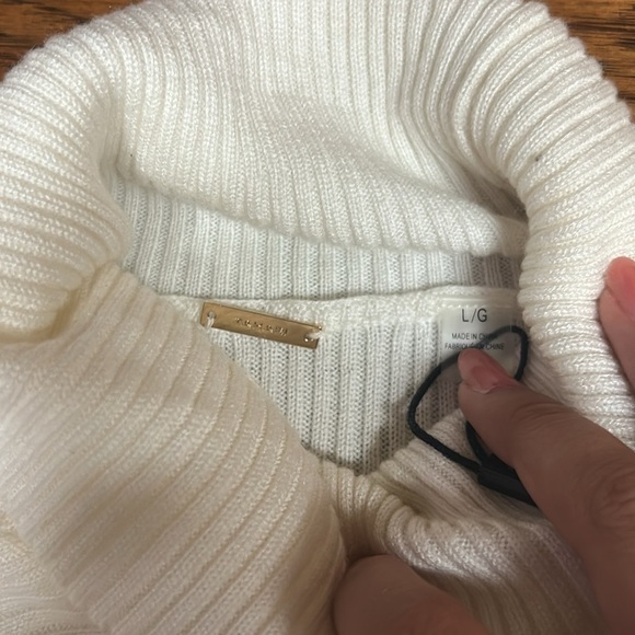 TAHARI turtleneck sweater - Picture 5 of 7